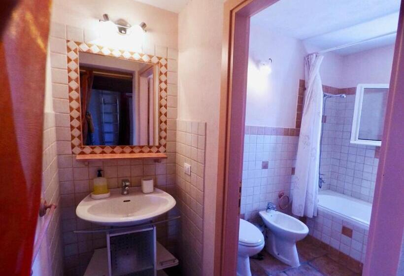 Люкс Вид на Сад, Alba B&b