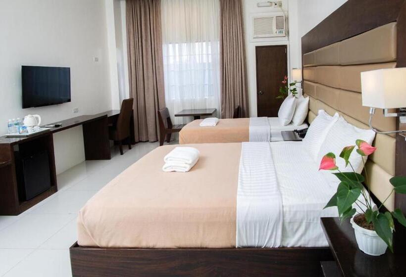 디럭스 트리플 룸, Marzon Hotel Kalibo