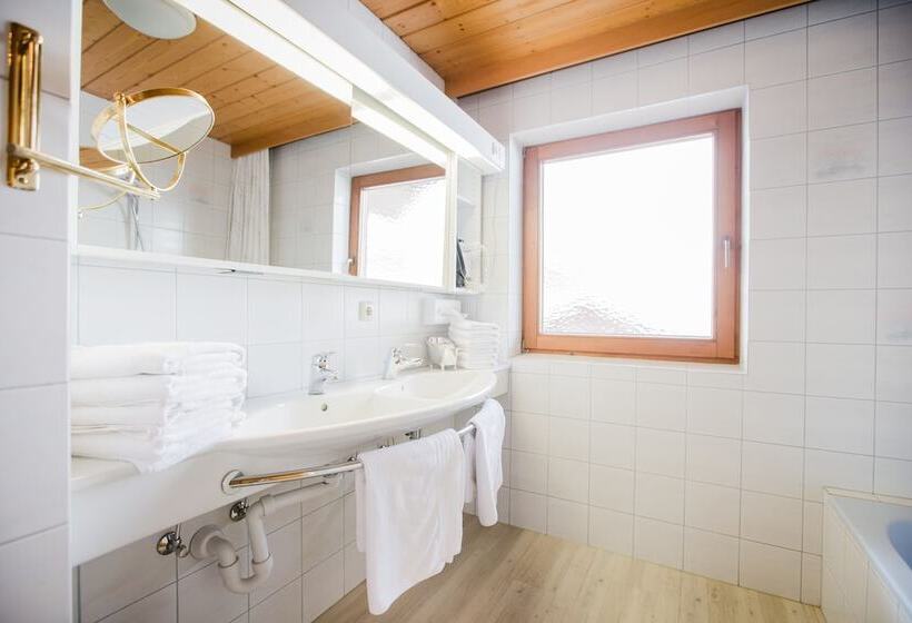 Апартаменты Superior 3 Спальни, Aparthotel Dorfplatzl Garni