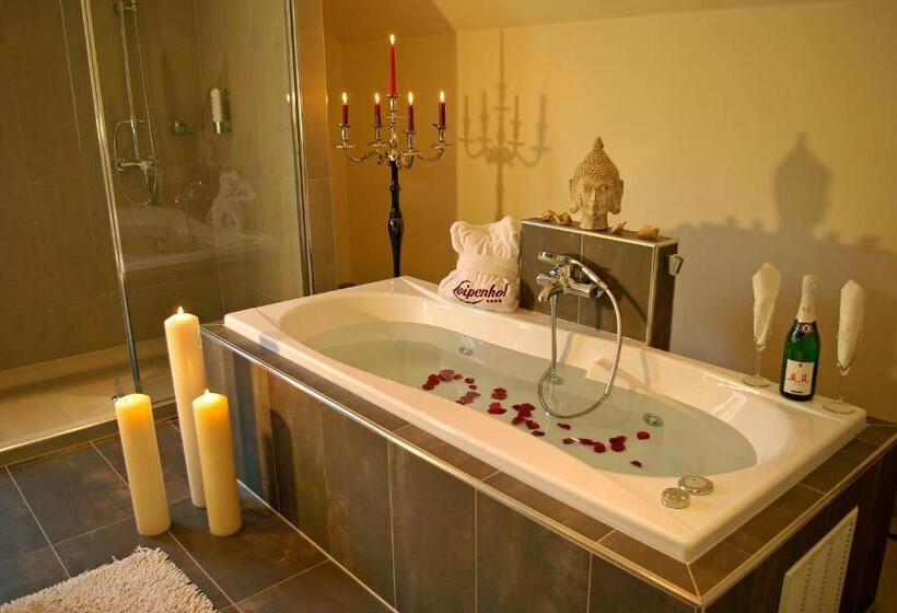 Люкс с Балконом, Boutique Hotel Loipenhof