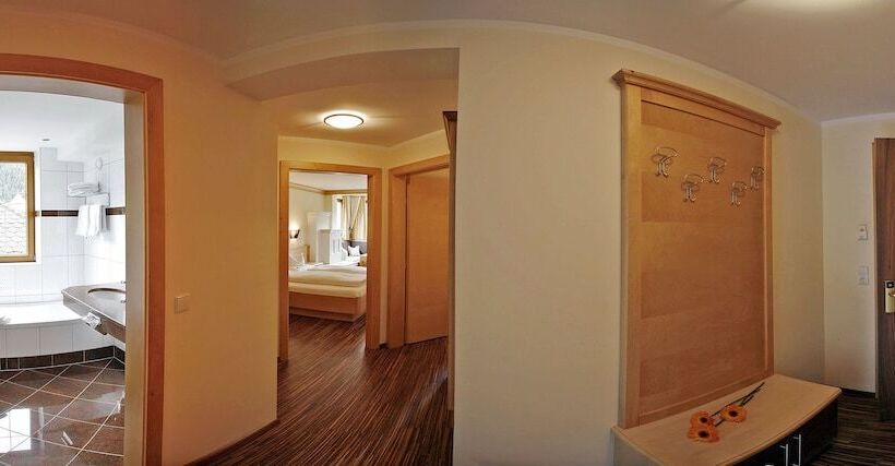 Семейный Номер Вид на Горы, Ferienhotel Sonnenhof
