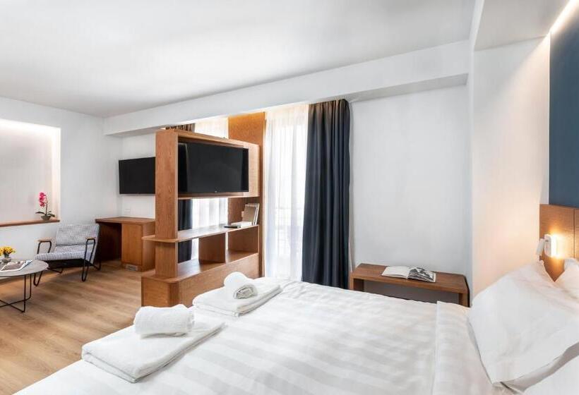 Полулюкс Вид на Море, Days City Suites
