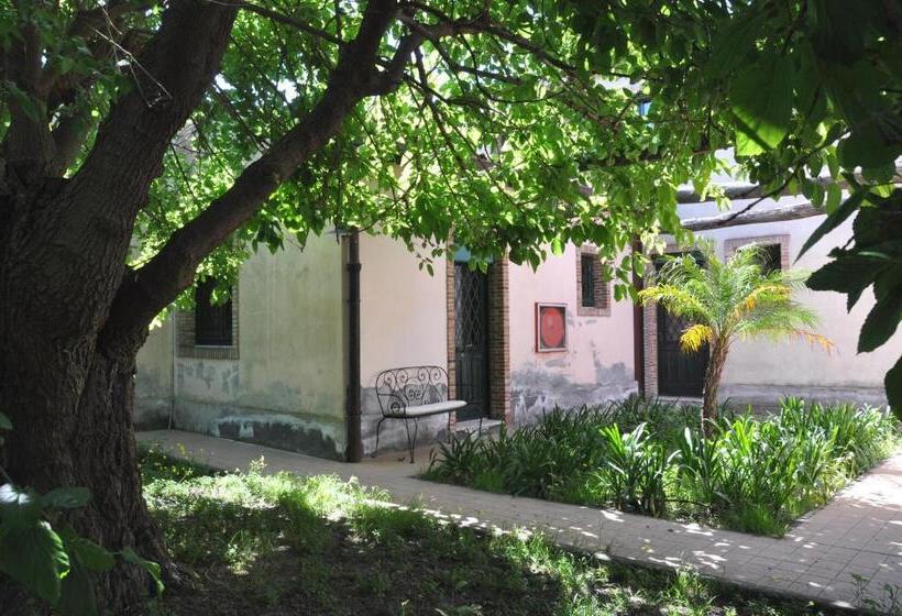 اتاق استاندارد چهار تخته, Antico Borgo Etneo Agriturismo