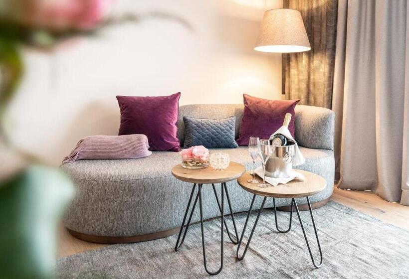 Superior suite with balcony, Laschenskyhof Hotel & Spa