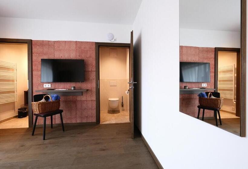 Номер Стандарт Вид на Сад, Seehotel & Seeapartments Kärntnerhof  Direkt Am See!
