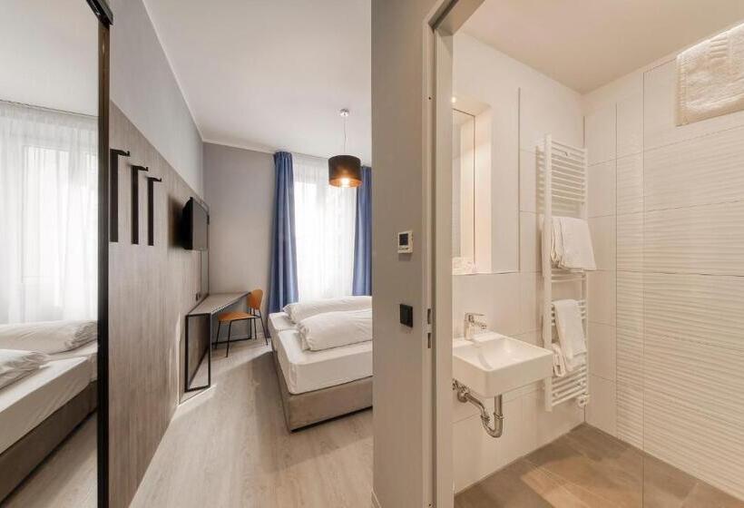 Номер Стандарт, Smart Stay Hotel Station