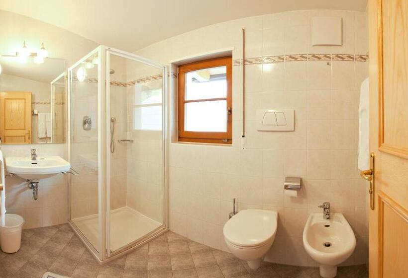 Трехместный Номер Стандарт с Балконом, Residence Hauserhof