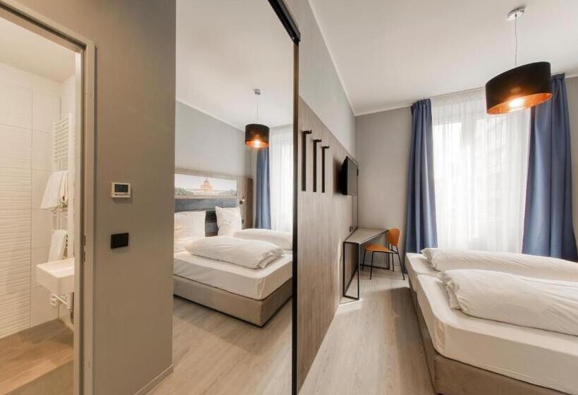 Номер Стандарт Индивидуальный, Smart Stay Hotel Station