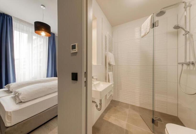 Номер Стандарт, Smart Stay Hotel Station