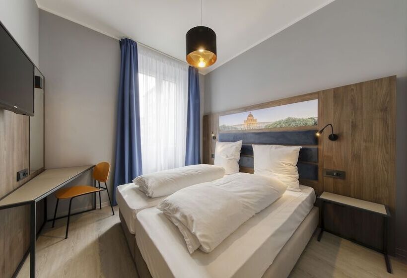 Номер Стандарт, Smart Stay Hotel Station