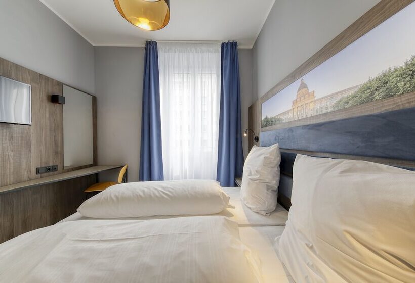 Номер Стандарт, Smart Stay Hotel Station