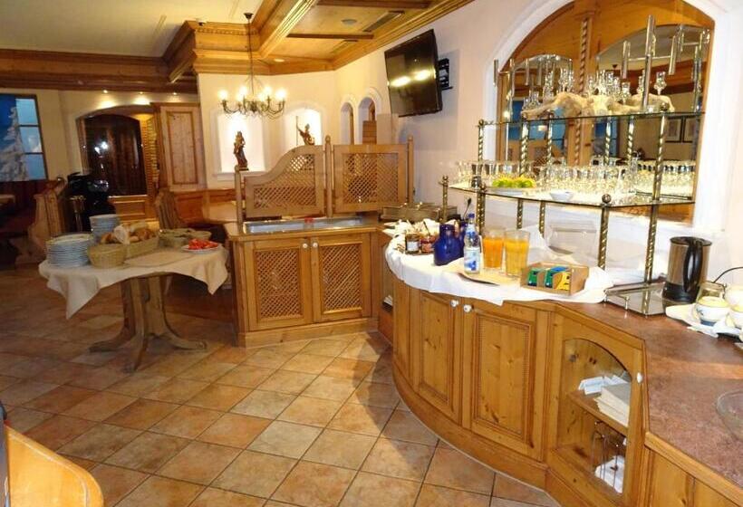 Четырехместный Номер Стандарт, & Weinstube Restaurant Filling