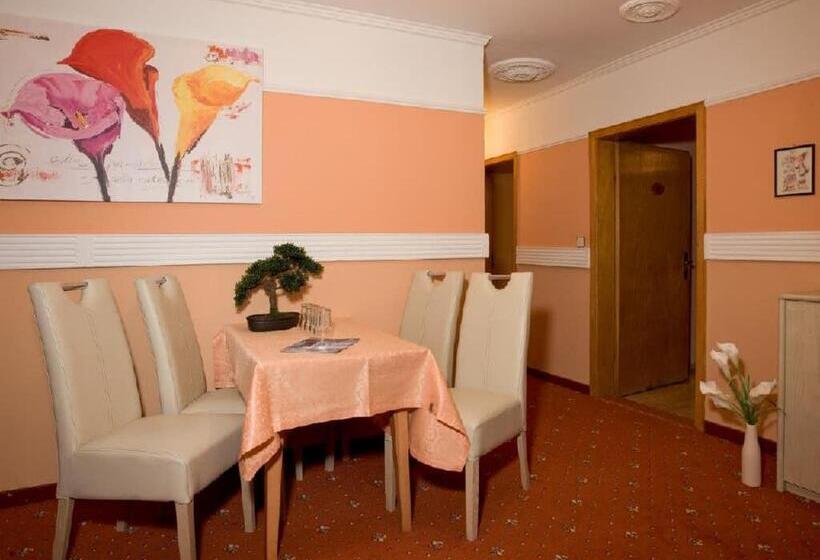 Апартаменты 2 Спальни, Gasthof Metzgerei Stöberl