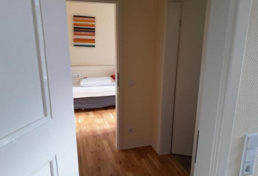 舒适三人间, Schlosshotel Domäne Walberberg