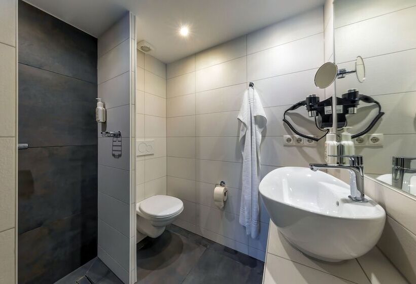 Дом 1 Спальня, Akzent Hotel Restaurant Roter Ochse Rhens Bei Koblenz