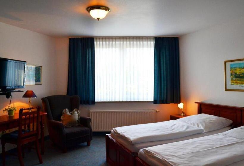 Номер Basic, Mahlzeit   Hotel Brauhaus Weyhausen   Keramikstudio