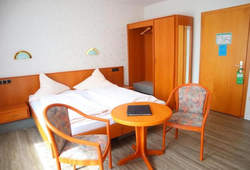 Номер Стандарт, Pension Zur Harburg