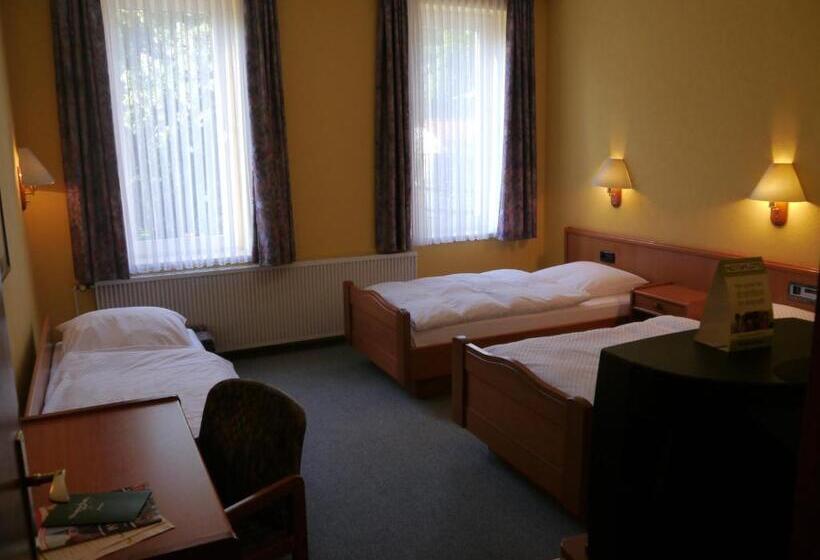 Четырехместный Номер Стандарт, Deutsche Eiche Northeim