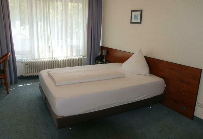 Quarto Estandar, Alpha