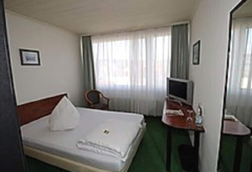 Quarto Estandar Individual, Alpha