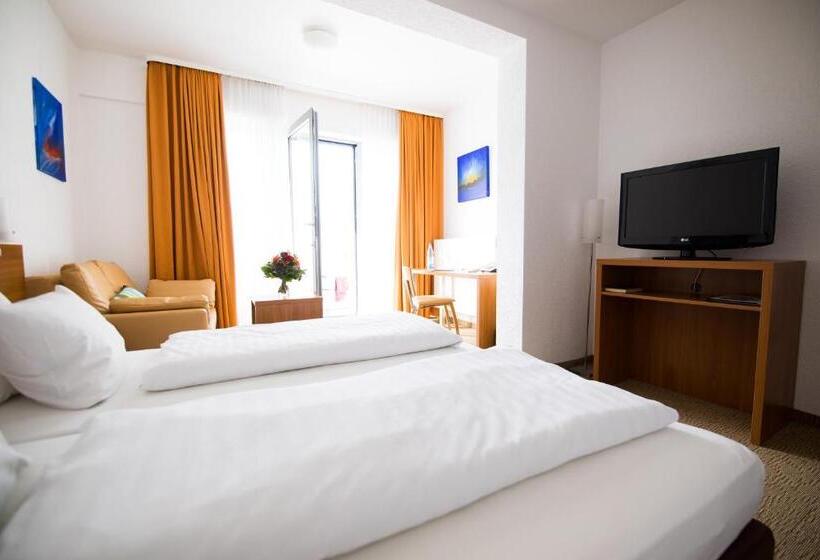 Quarto Comfort, Darstein