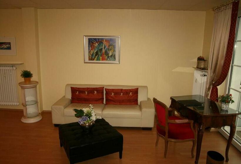 Номер Deluxe, Stadtresidenz