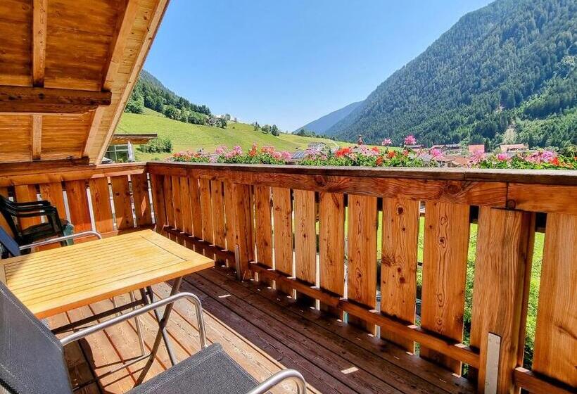 Семейное Студио, Gästehaus Landhaus Tyrol