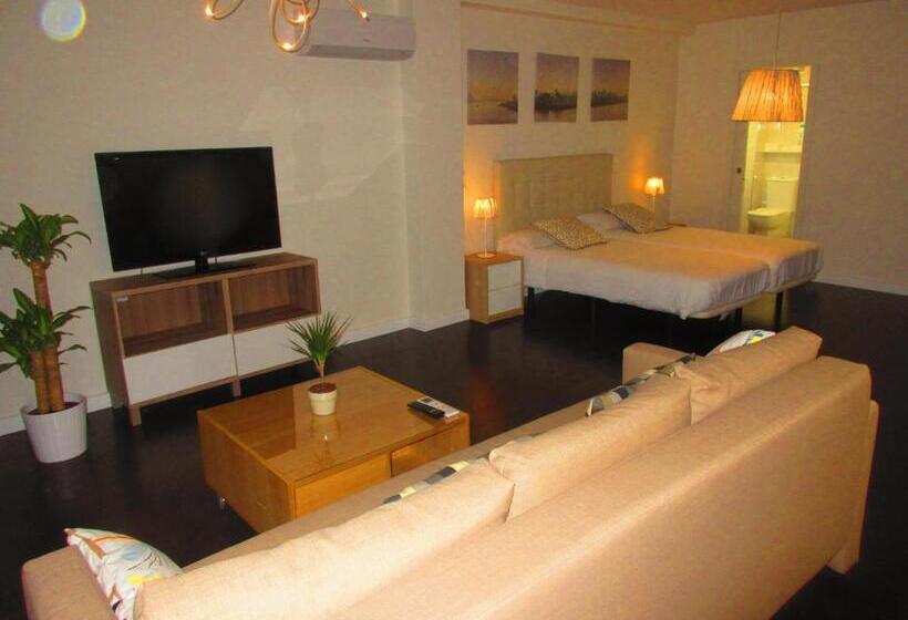 استودیوی استاندارد, Dormavalencia Hostel