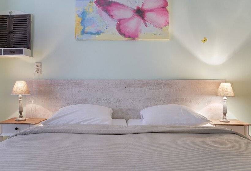 Quarto Triplo Estandar, Corel