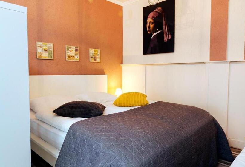 Quarto Familiar, Corel