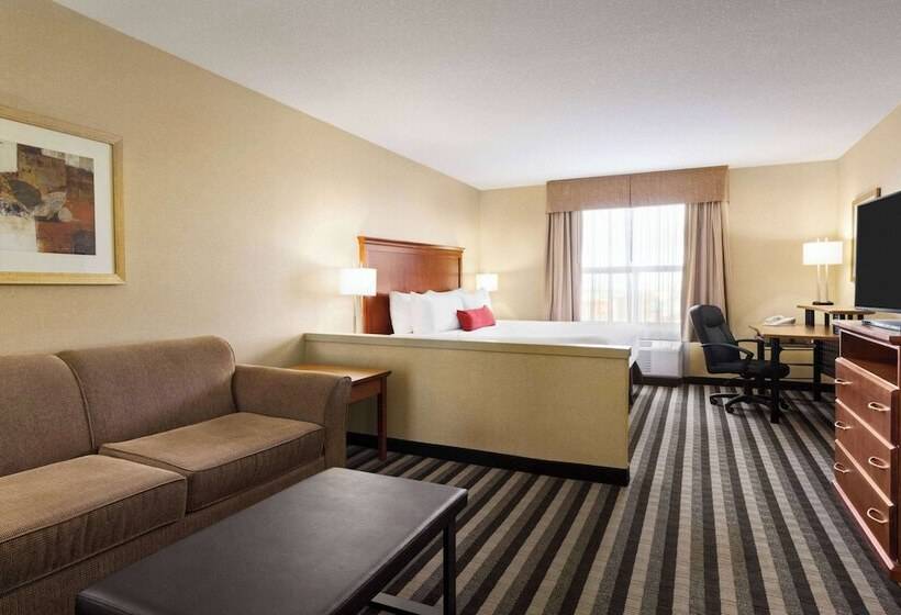 Люкс, Days Inn & Suites By Wyndham Edmonton Airport