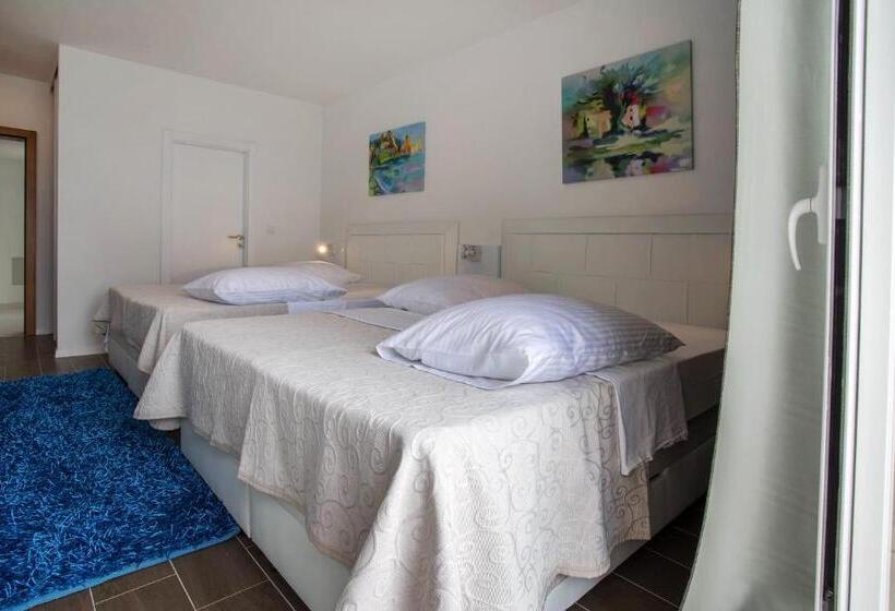 Четырехместный Номер Deluxe, Villa Mario