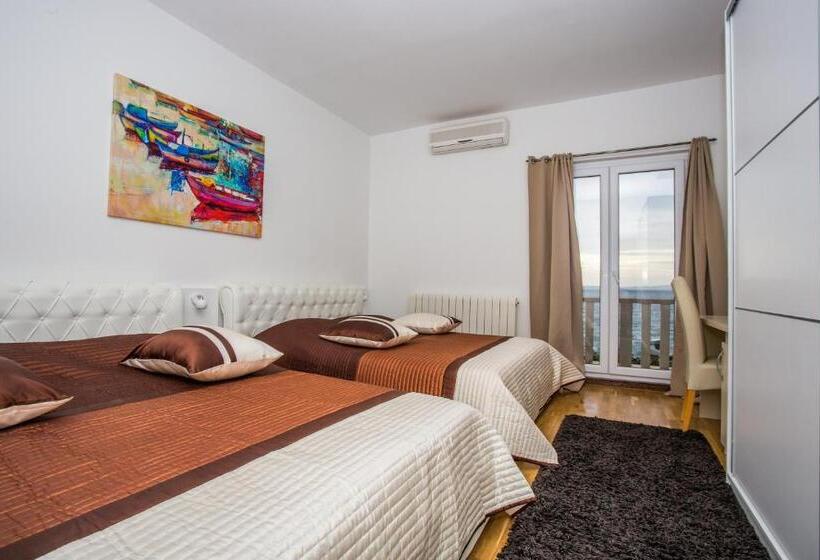 Четырехместный Номер Deluxe, Villa Mario