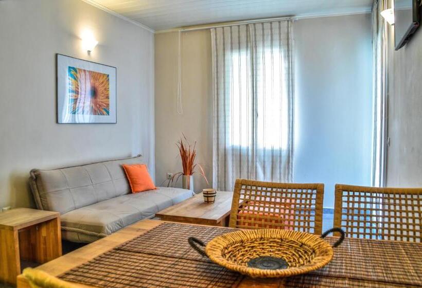 小型套房, Iro Suites