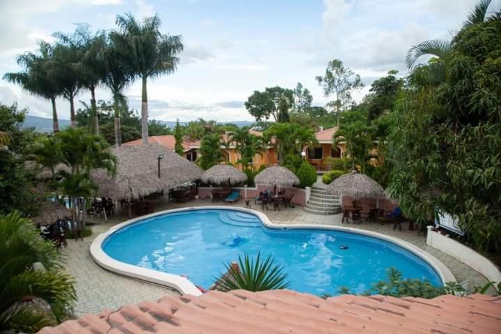 بانگلوی استاندارد 2 خوابه, Apart Hotel Acuarious De Luis