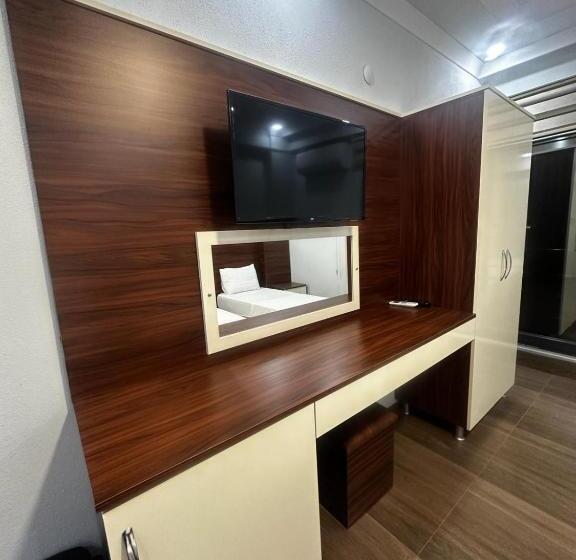 Трехместный Номер Deluxe, Ada Motel