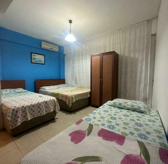 Четырехместный Номер Стандарт с Балконом, Ada Motel