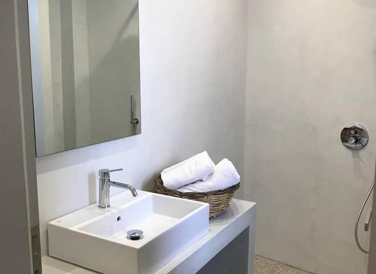 غرفة ديلوكس ثلاثية, Drimoni Boutique