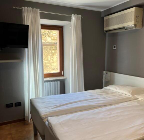 Четырехместный Номер Стандарт с Балконом, Albergo All'ancora