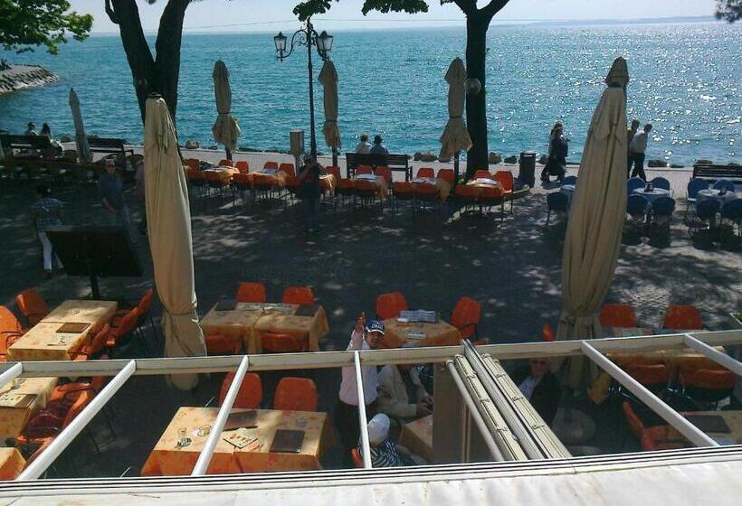 Четырехместный Номер Стандарт с Балконом, Albergo All'ancora