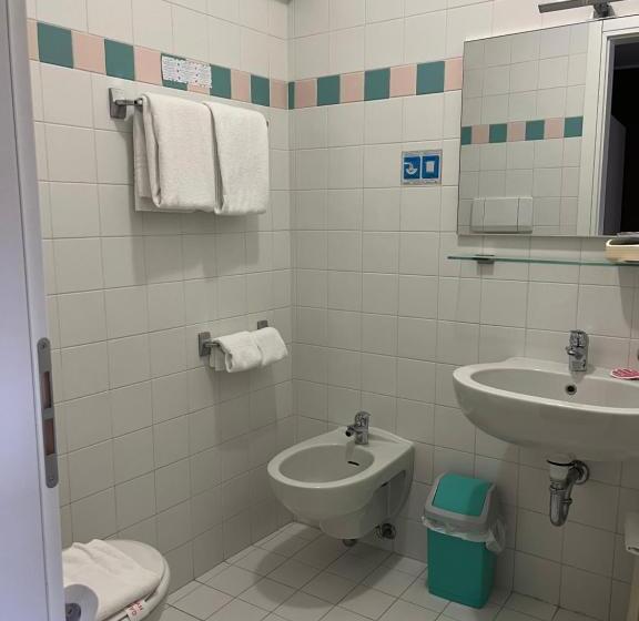 Номер Стандарт Вид на Озеро, Albergo All'ancora