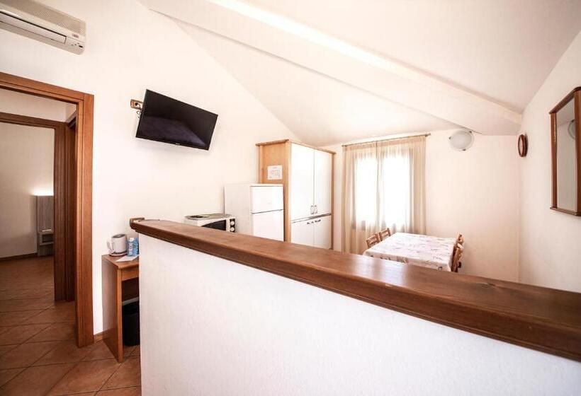 1 Bedroom Apartment Lake View, Menapace