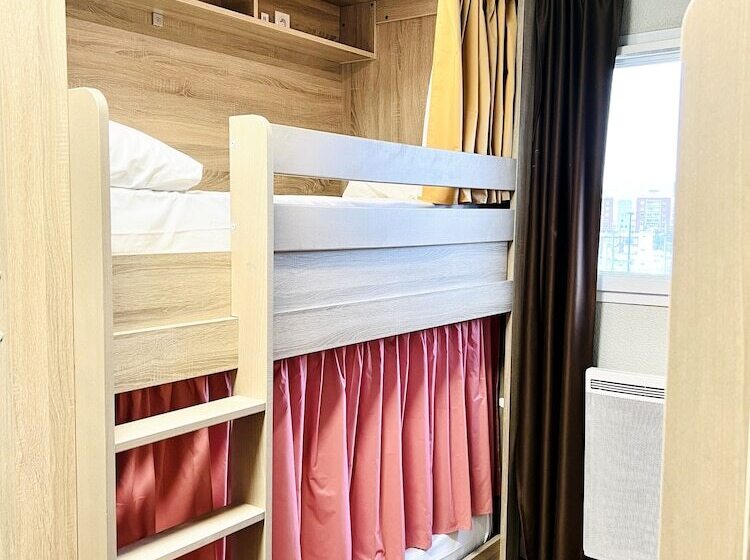 Cama em Quarto Compartilhado, The People Le Havre