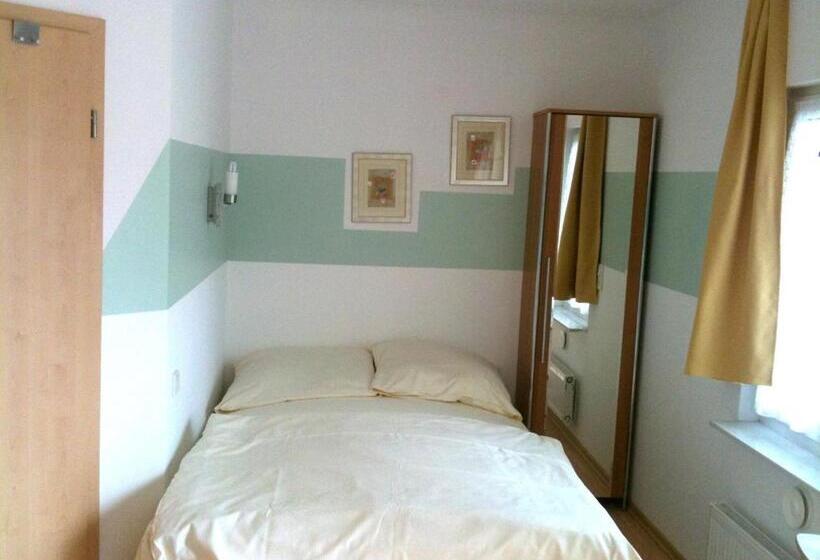 Семейный Номер, I Motel