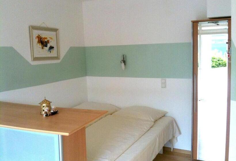 Семейный Номер, I Motel