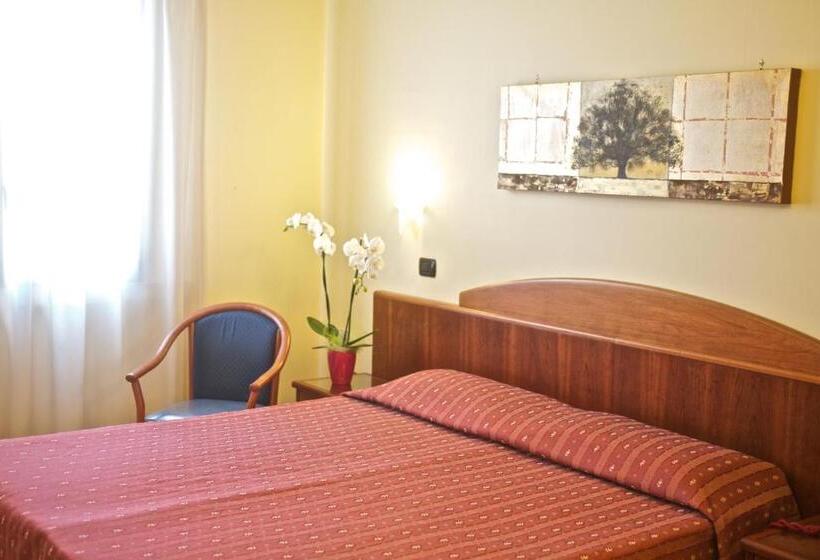 Классический Номер, Lo Scacciapensieri Hotel & Restaurant