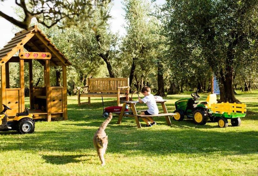 两卧行政公寓, Tenuta Torre Rossa Farm & Apartments