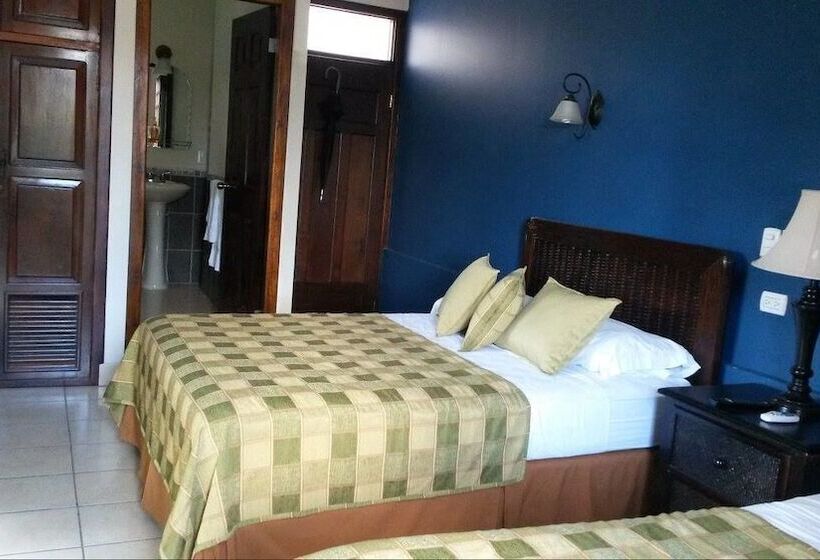 اتاق خانوادگی با چشم‌انداز باغ, Casa Colonial Bed And Breakfast