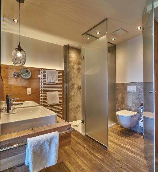 Quarto Deluxe com Sacada, Wellnesshotel Zum Koch