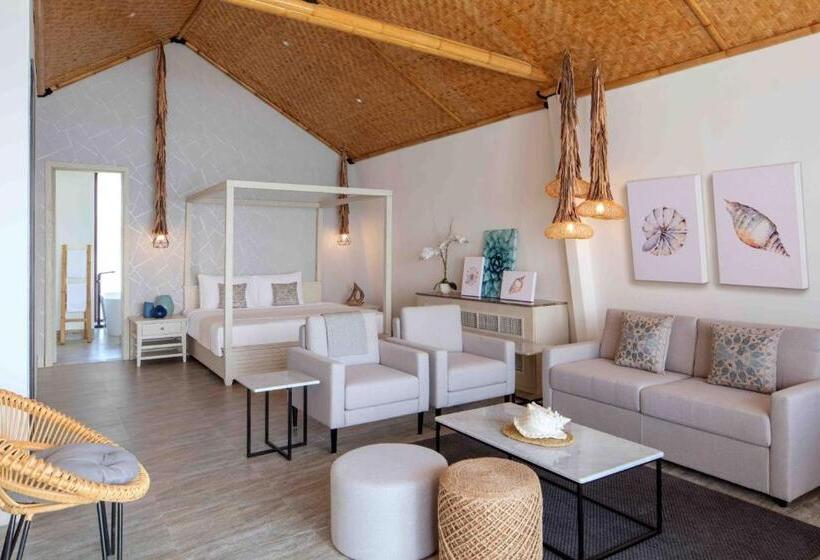 小型套房带海景, Anantara World Islands Dubai Resort